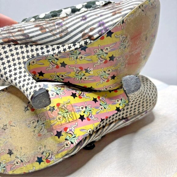 Irregular Choice Heels. Size 6.5 Black/ White/ Flowers - Picture 8 of 8